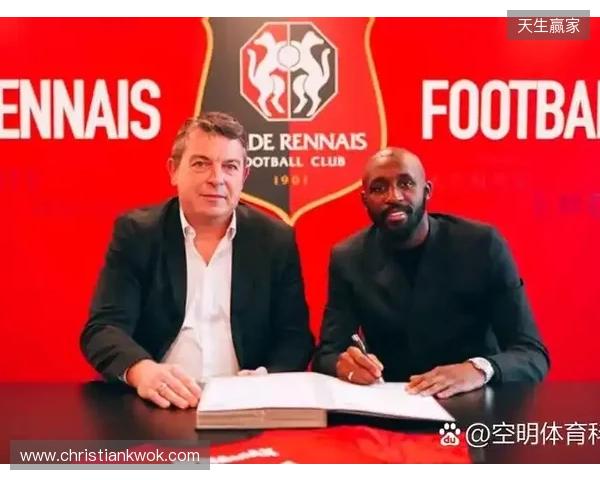 罗马诺:切尔西正与福法纳就本赛季冬窗的永久转会进行协商 罗马诺:切尔西正与福法纳就本赛季冬窗的永久转会进行协商